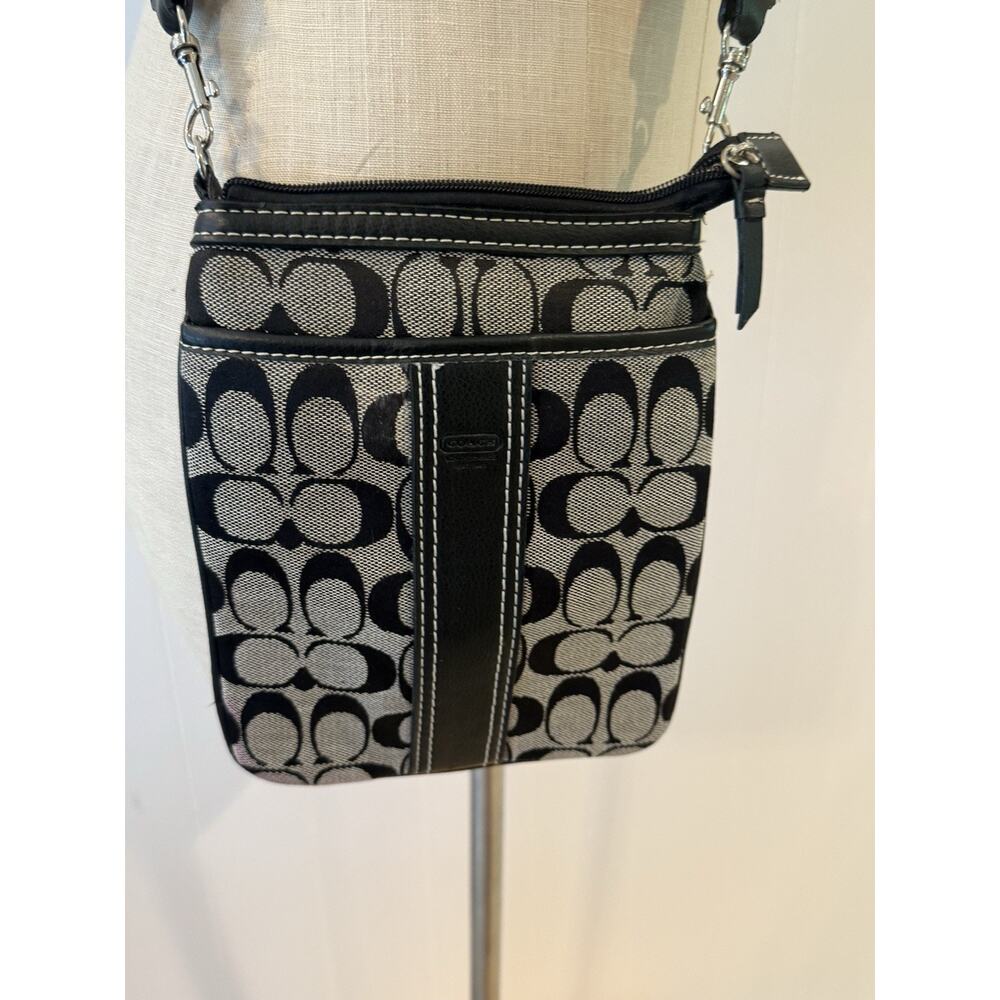 Coach Black Signature C Crossbody Bag Purse Adjustable Strap Zip Top Logo - Picture 5 of 10